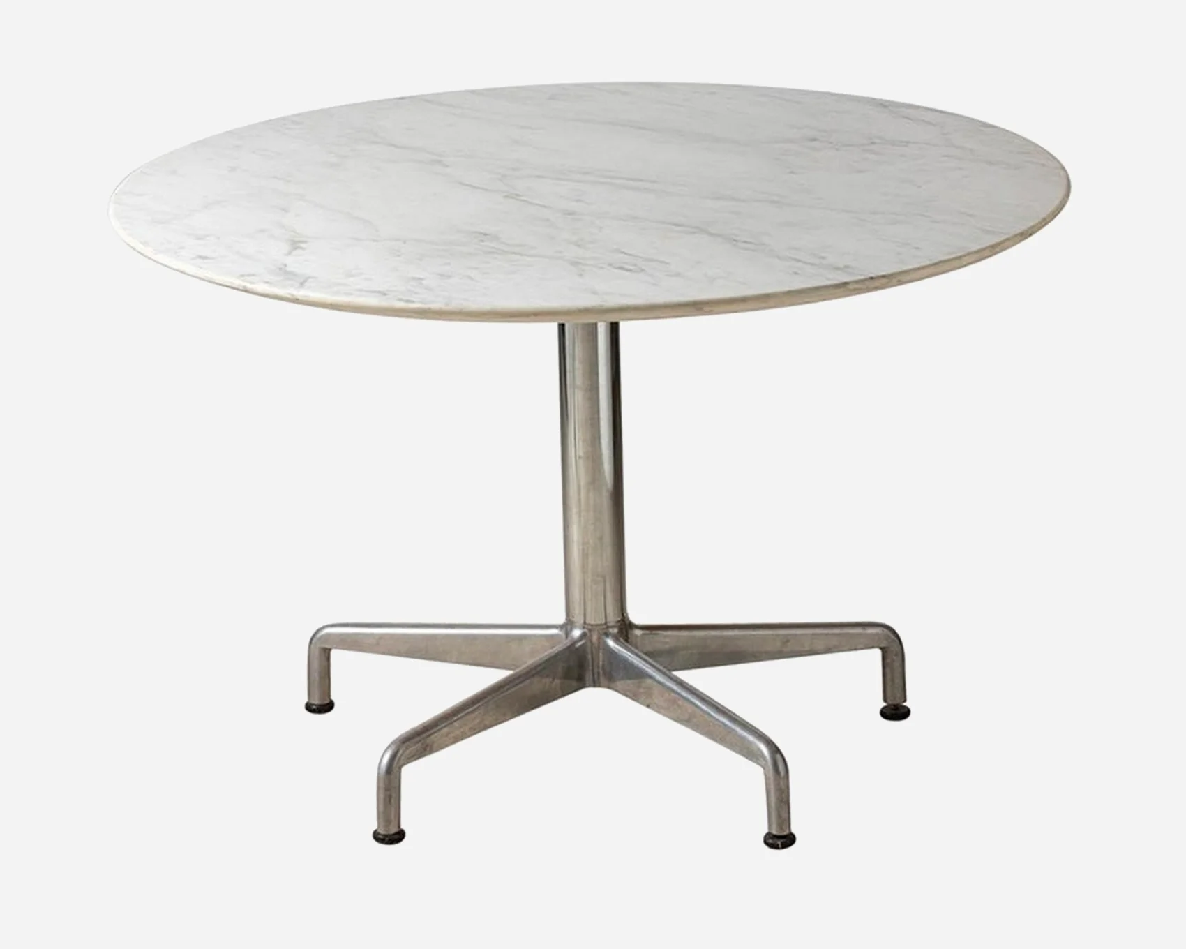 Charles Eames, table ronde Segmented, série Aluminium Group, circa 1960-01