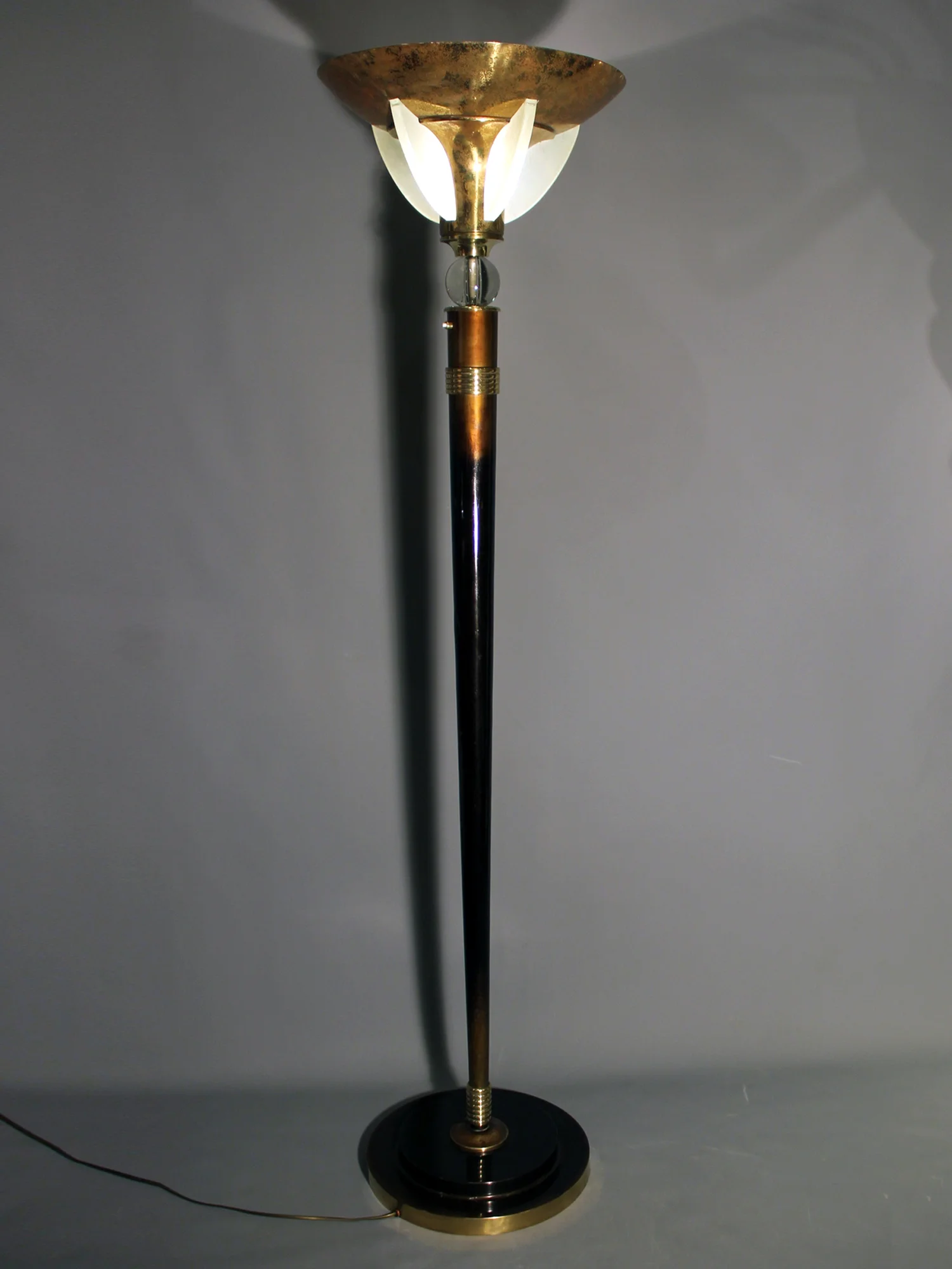 Lampadaire d'époque Art-Deco dans l'esprit de Genet et Michon-06
