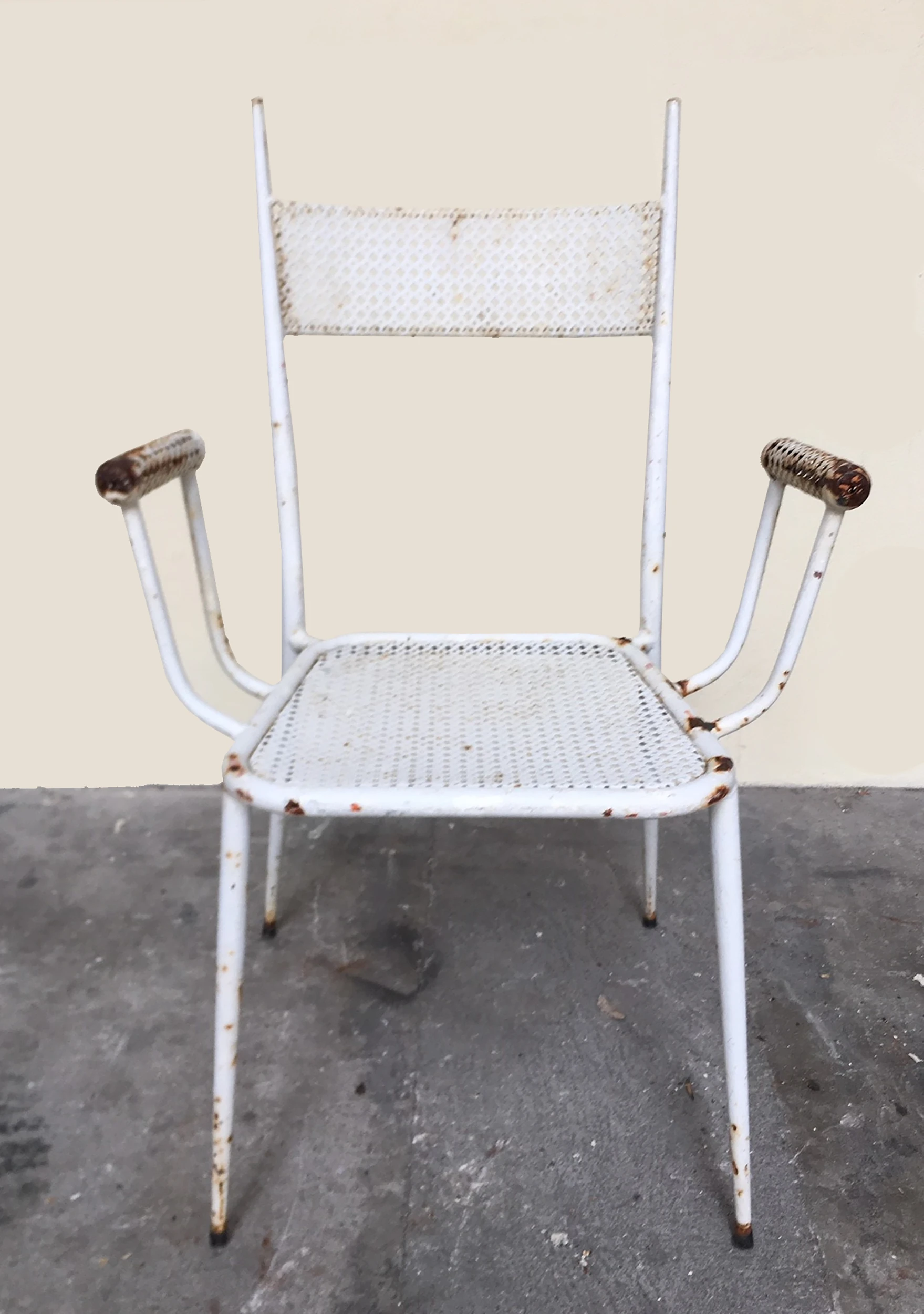 Salon de jardin 1950 en tôle perforée dans le goût de Mathieu Matégot-04