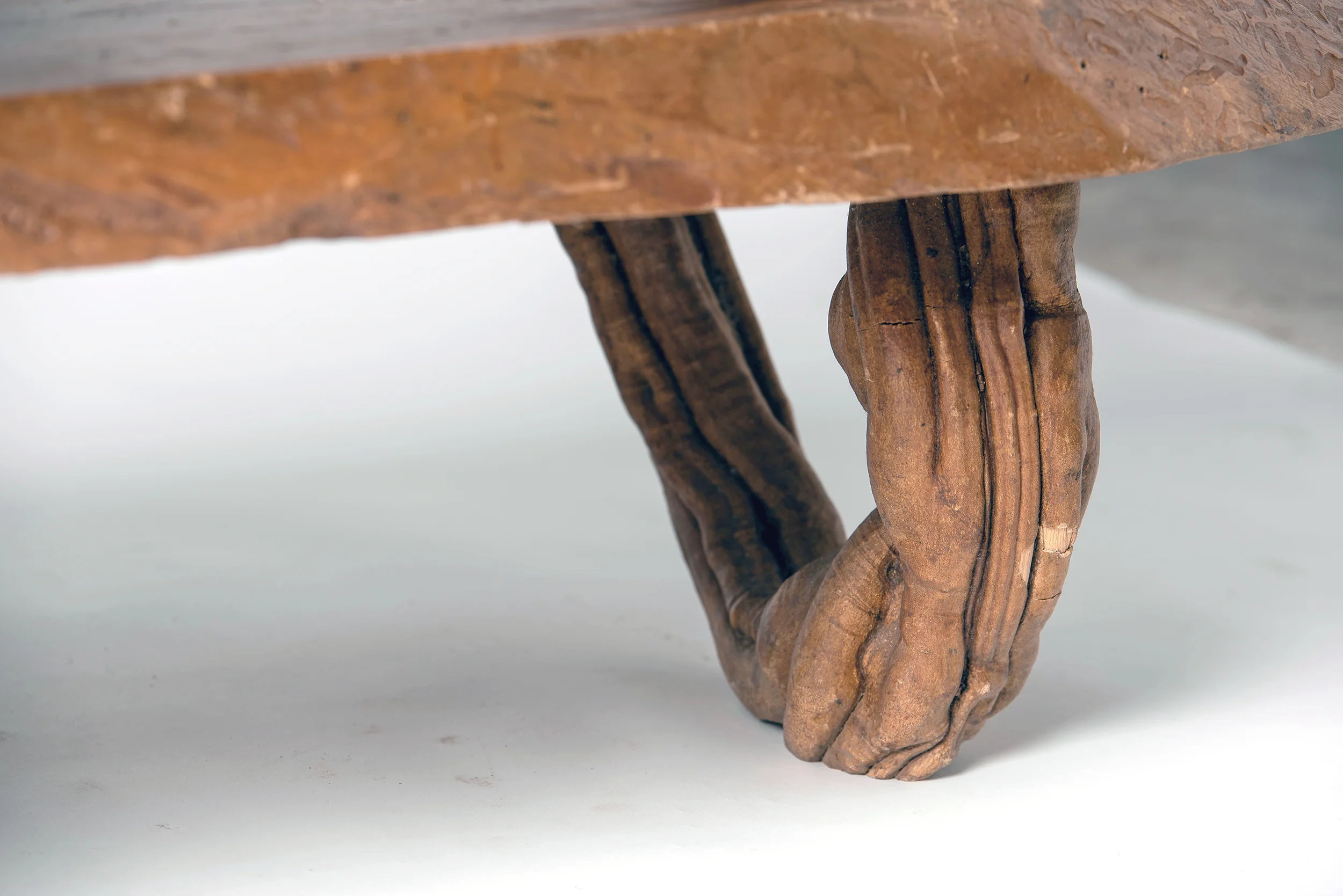 Table basse tranche d'arbre avec piètement en liane-07