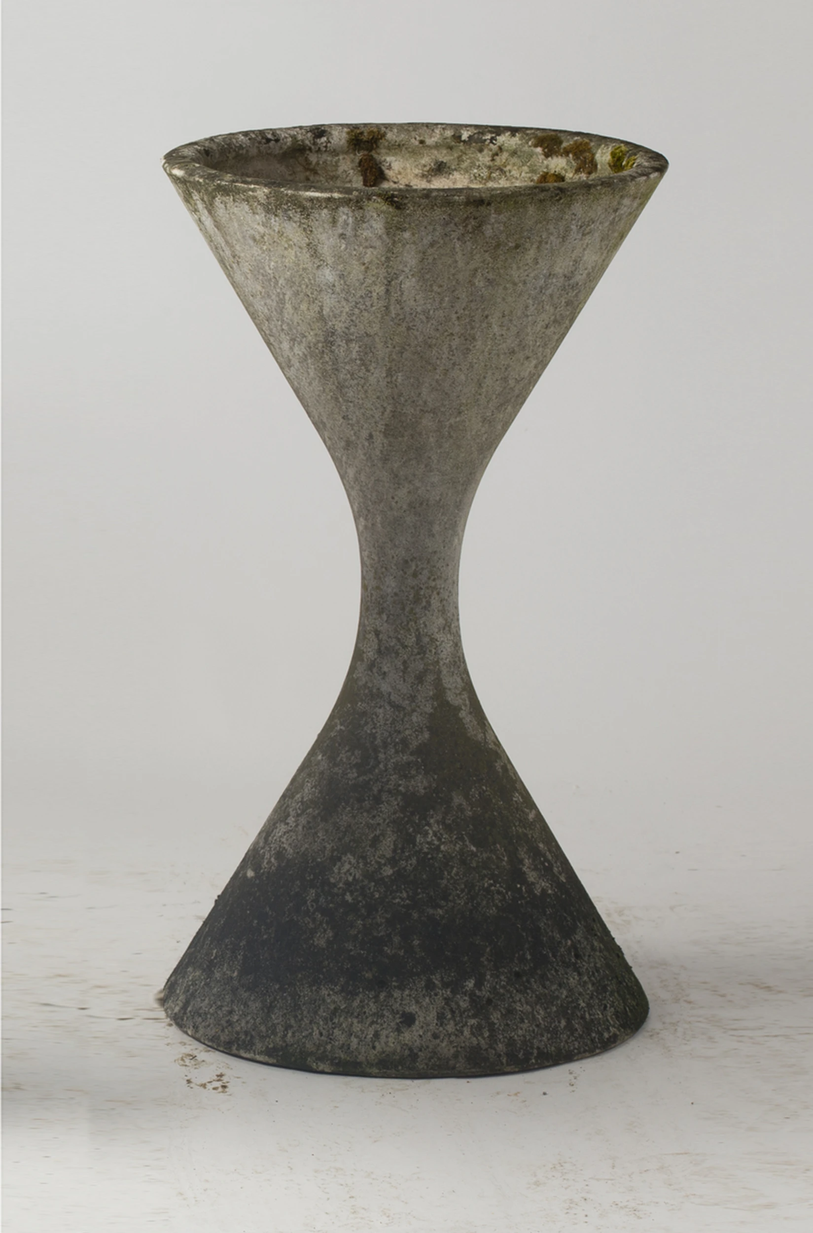 Trois jardinières Diabolo en Eternit. Willy Guhl. Suisse vers 1960-04