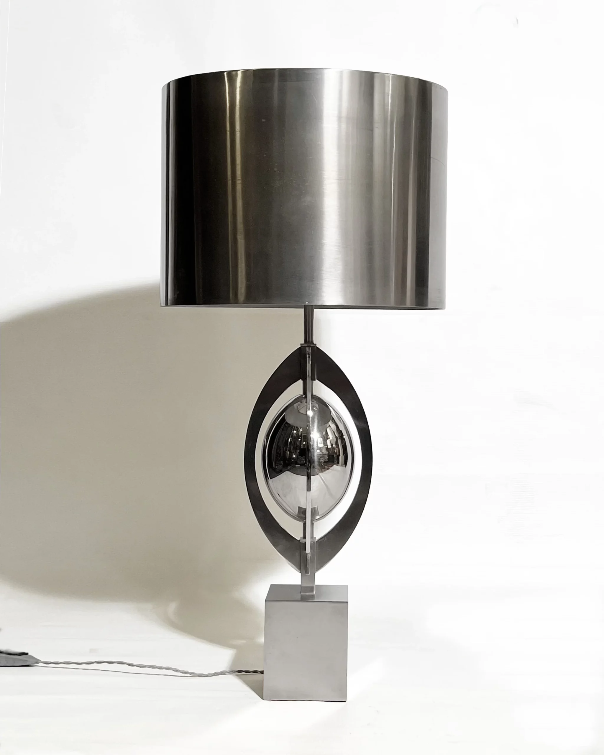 Galerie-Canavese-lampe-ogive-Maison-Charles-02